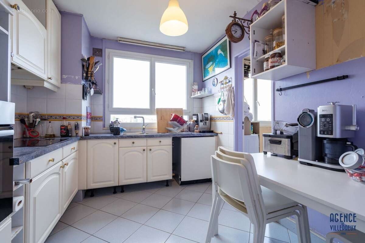 Appartement à LES CLAYES-SOUS-BOIS