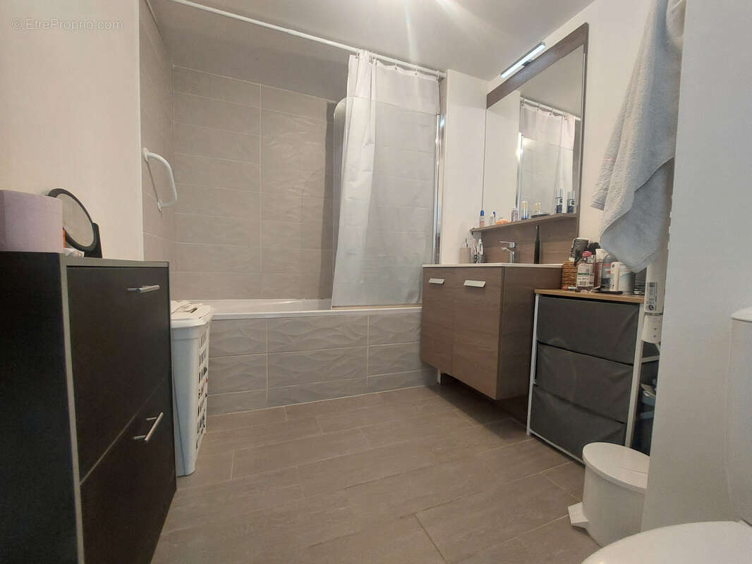 Appartement à LA LONDE-LES-MAURES