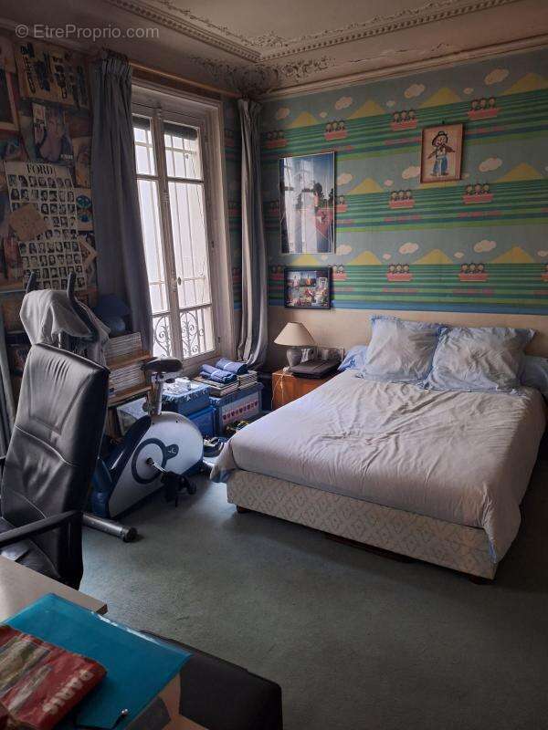 Appartement à PARIS-17E