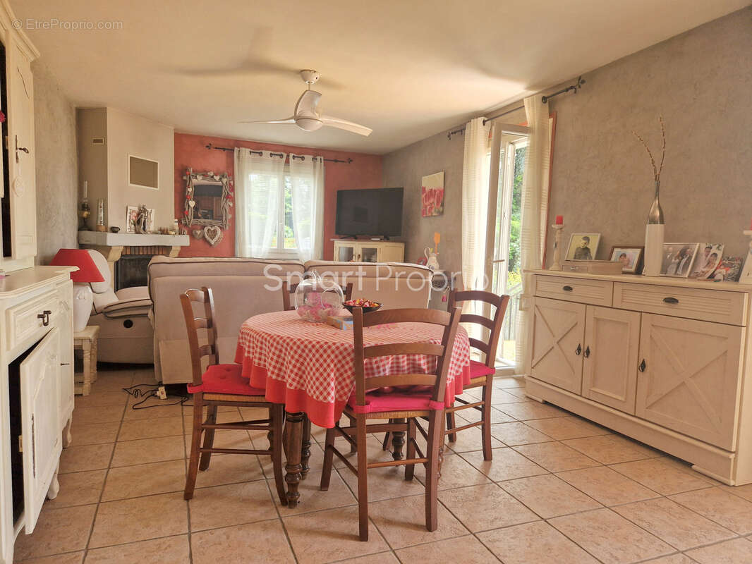 Maison à SALAISE-SUR-SANNE