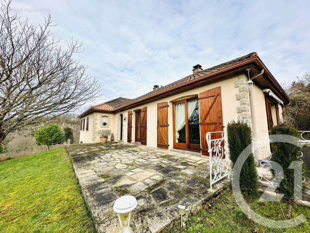 Maison à CONDAT-SUR-VIENNE