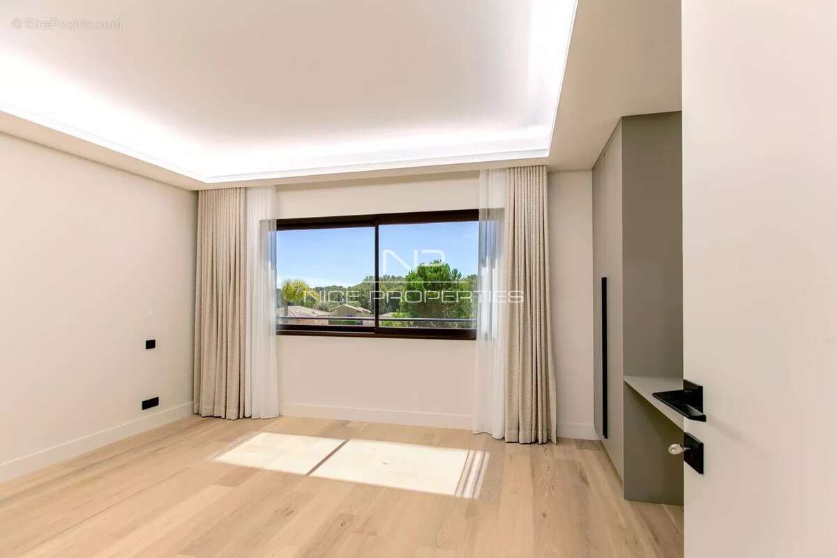 Maison à MOUANS-SARTOUX