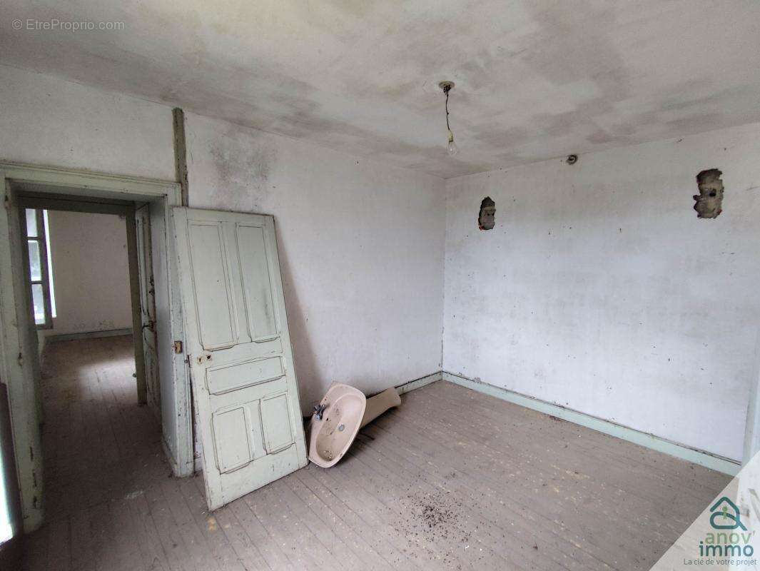 Maison à SAINT-JUNIEN