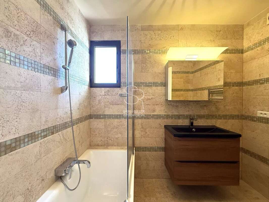 Appartement à VILLENEUVE-LOUBET