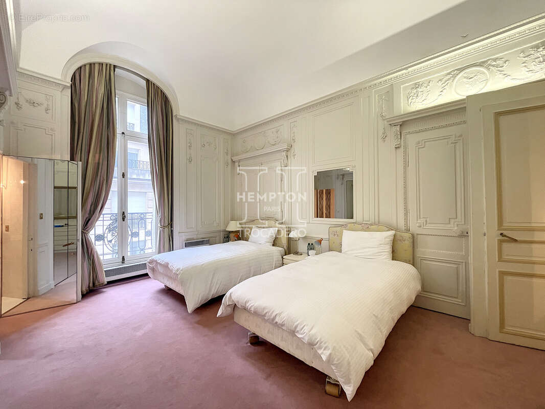 Parix xvième - quartier place victor hugo - 10 pieces - 5 chambres • - photo 17
