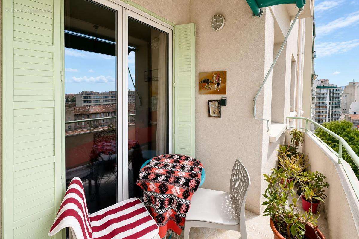 Appartement à MARSEILLE-4E