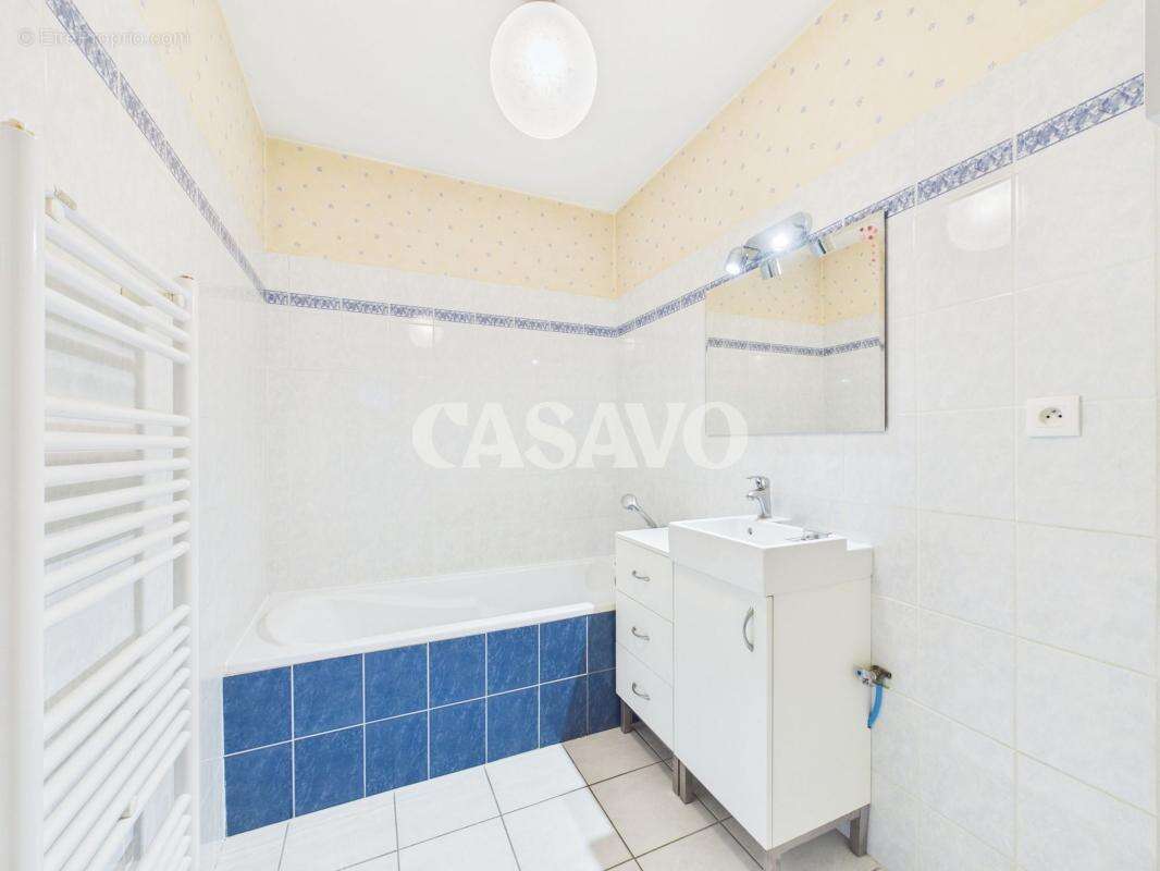 Appartement à MARENNES
