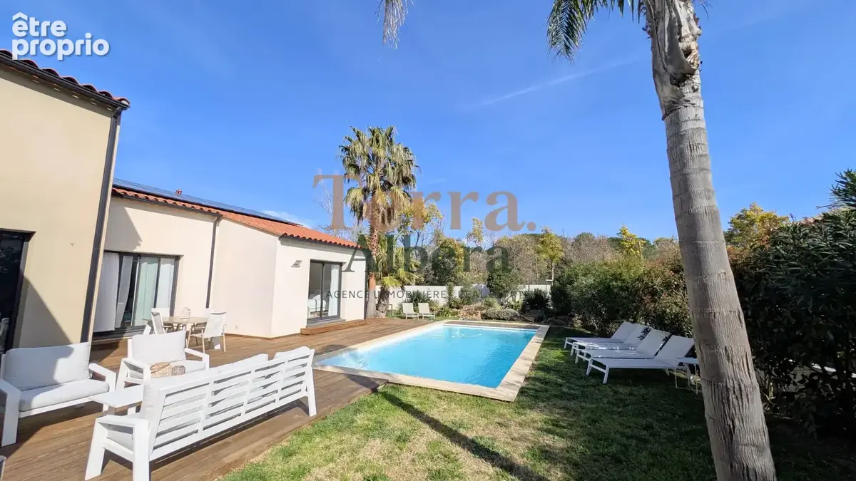 SAINT-GENIS-DES-FONTAINES - Grande villa contemporaine sans aucuns travaux - photo 7