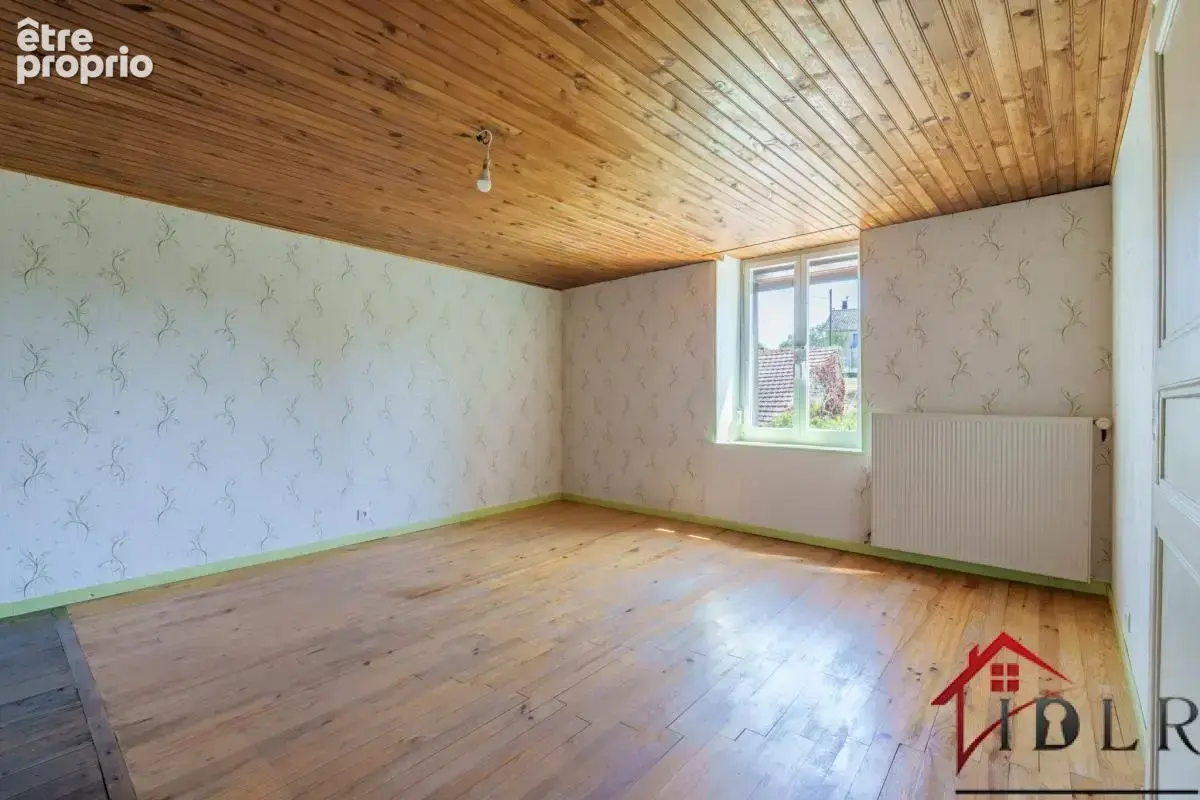 RARE   Maison de Village avec Vue et Potentiel à Coiffy-le- - photo 10