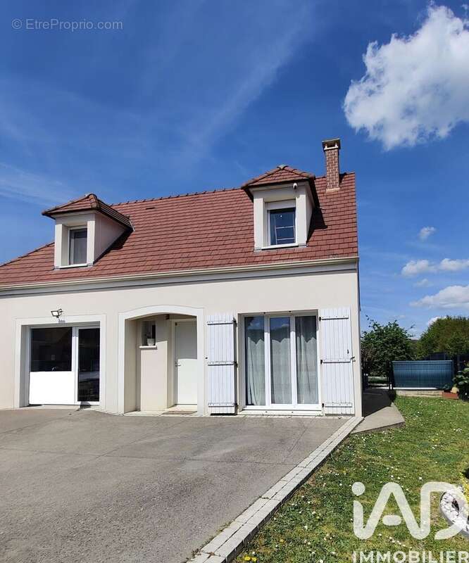Maison 79 m² à Brieres-Les-Scelles  - photo 2