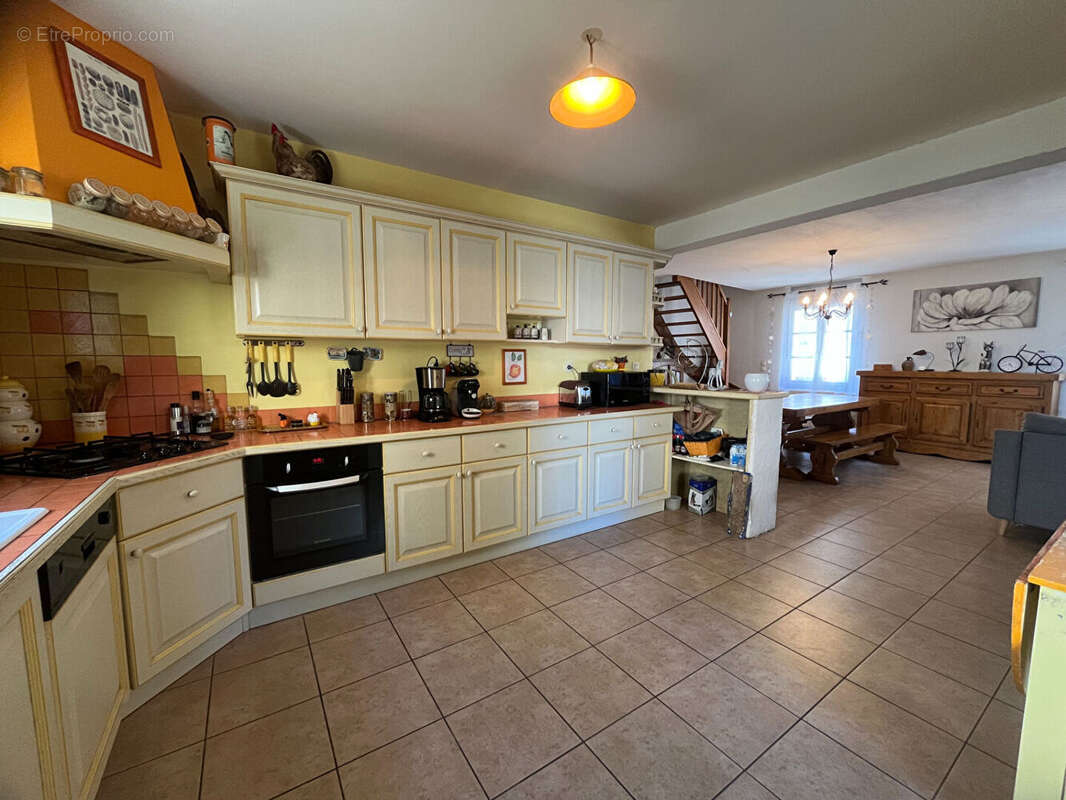 Maison à LES AIX-D'ANGILLON