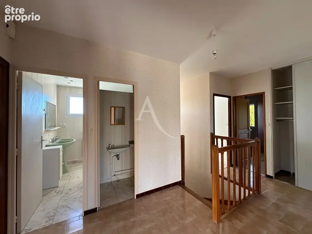 Rochefort - belle maison familiale de 167 m² - 5 chambres, deux garages , fort potentiel ! - photo 7