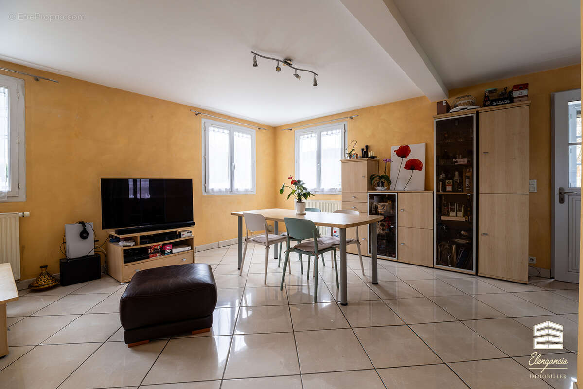 Maison à FONTENAY-LE-FLEURY