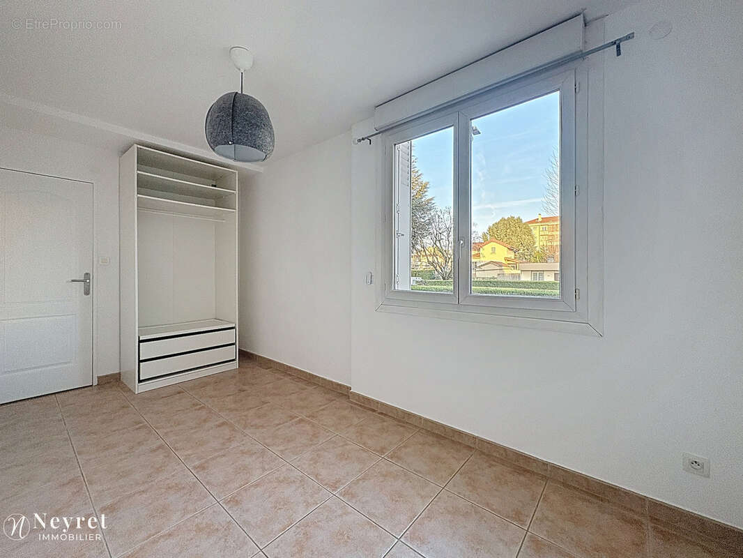 Appartement à BRON
