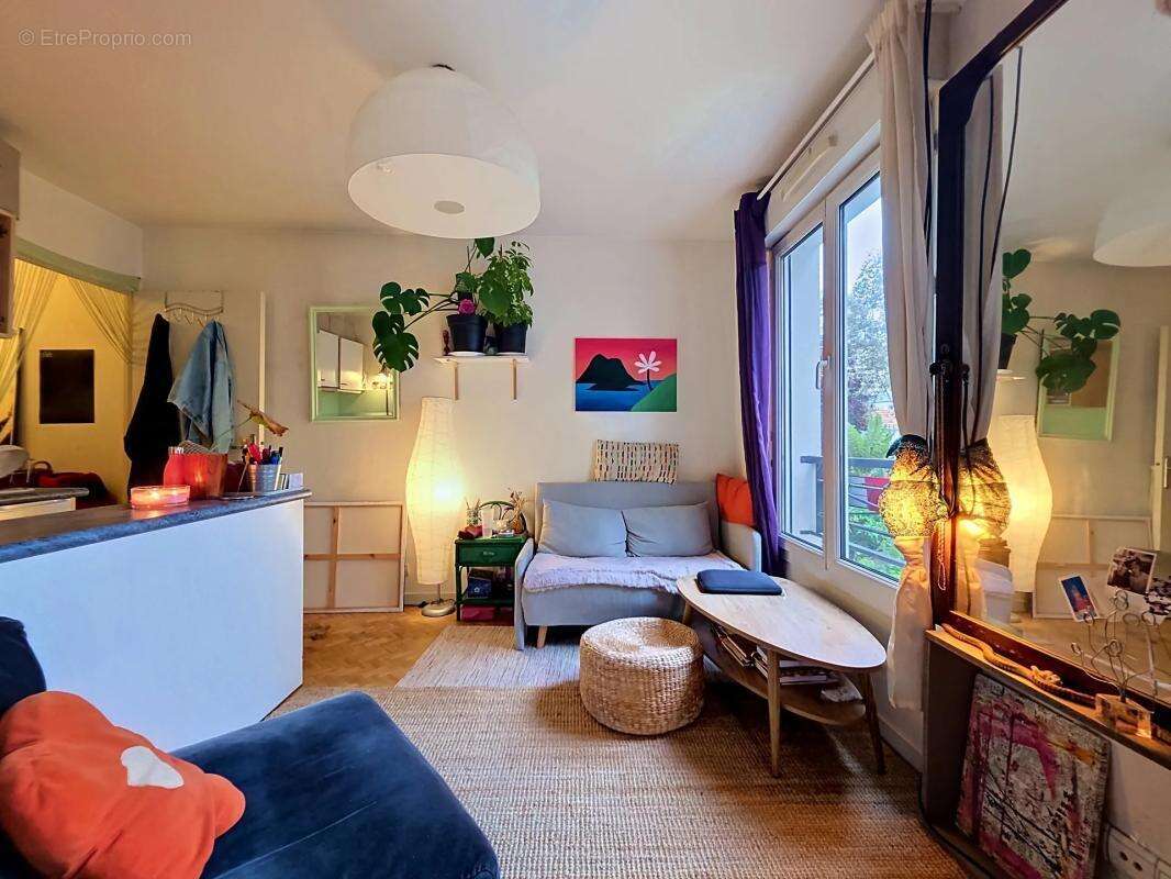 Appartement à LES LILAS