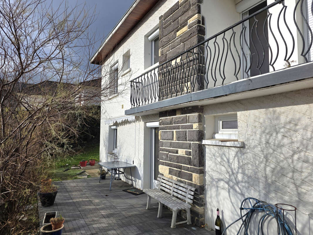 Maison à PERIGNAT-LES-SARLIEVE