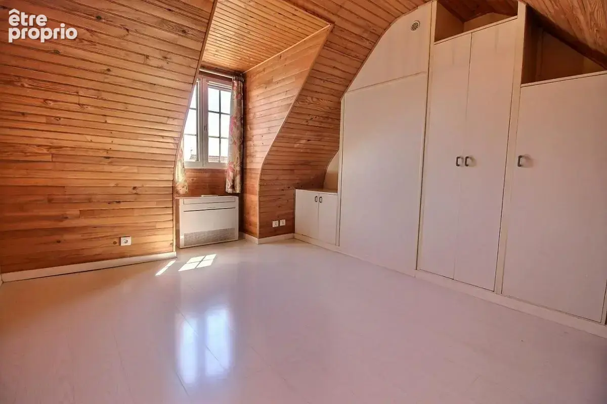 Maison individuelle, 4 chambres sur sous-sol total avec jardin - photo 12
