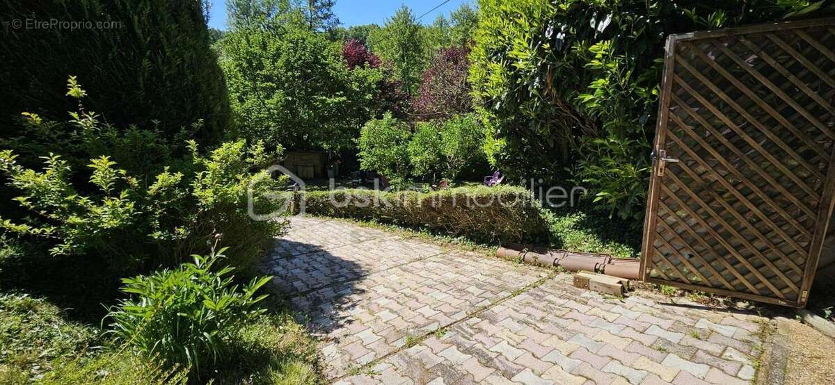 Terrain à BOURGOIN-JALLIEU