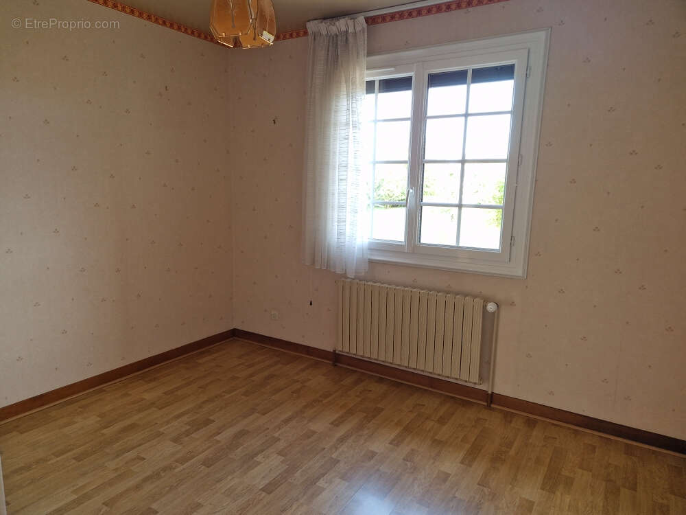 Maison à MONTLANDON