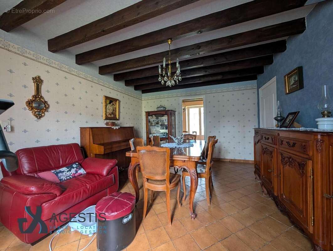  - Maison à CAMBOUNET-SUR-LE-SOR