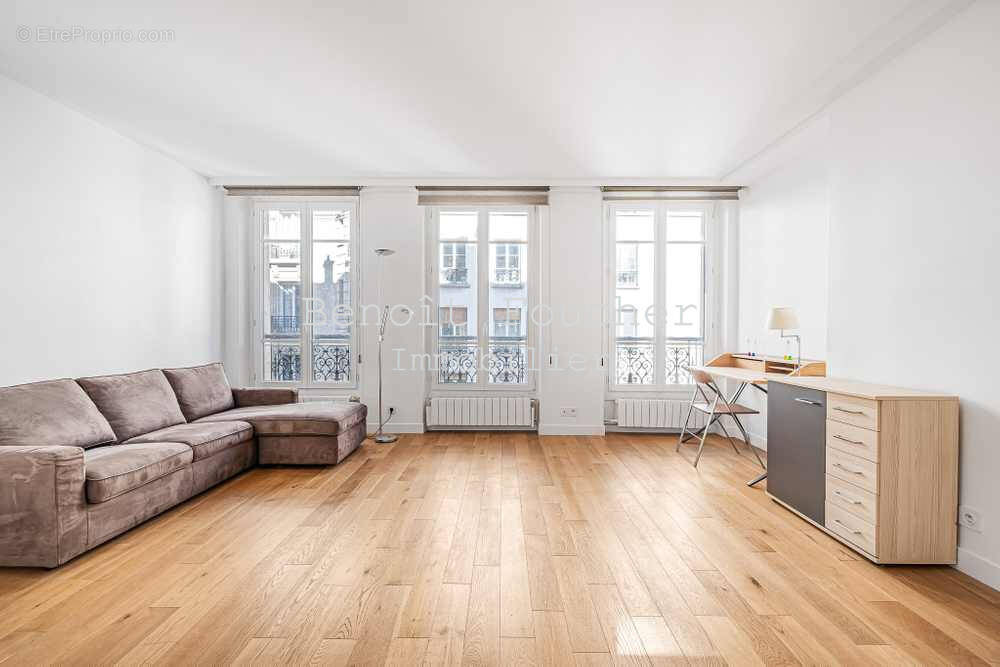 Appartement à PARIS-10E