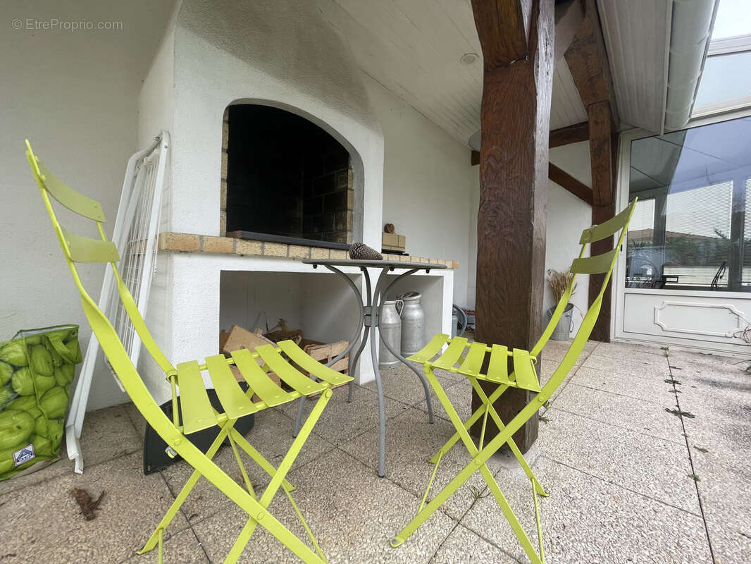 Maison à SAINT-GERMAIN-LESPINASSE