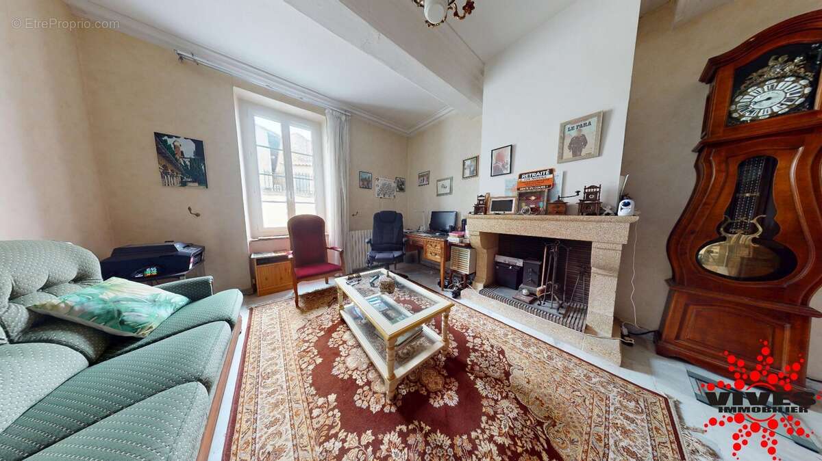 Maison de caractère de 170m2 avec belle cour et immense garage - photo 3