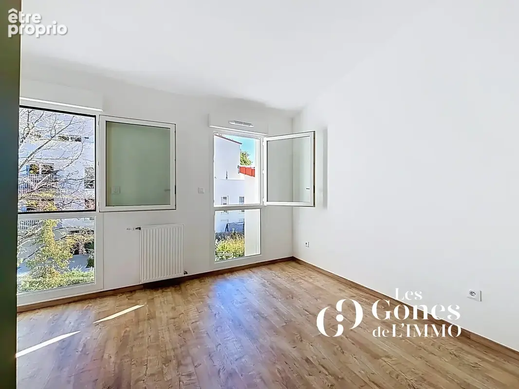 CRAPONNE   Un duplex familial de 102 m2 avec 3 chambres et deux terrasses - photo 10