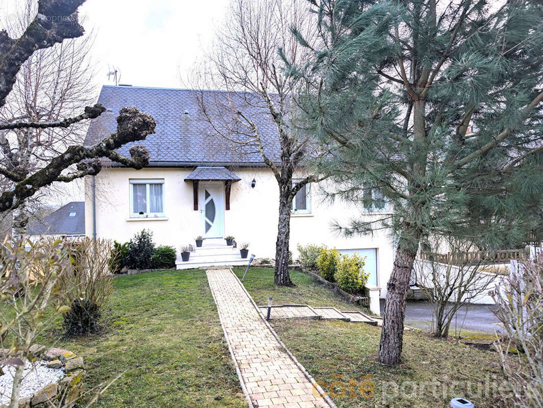 Maison à LUC-LA-PRIMAUBE