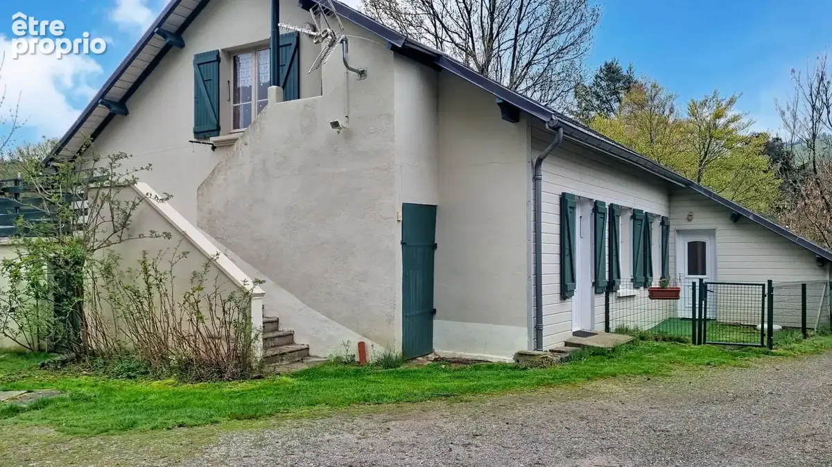 Maison à CHAMBON-SUR-LAC