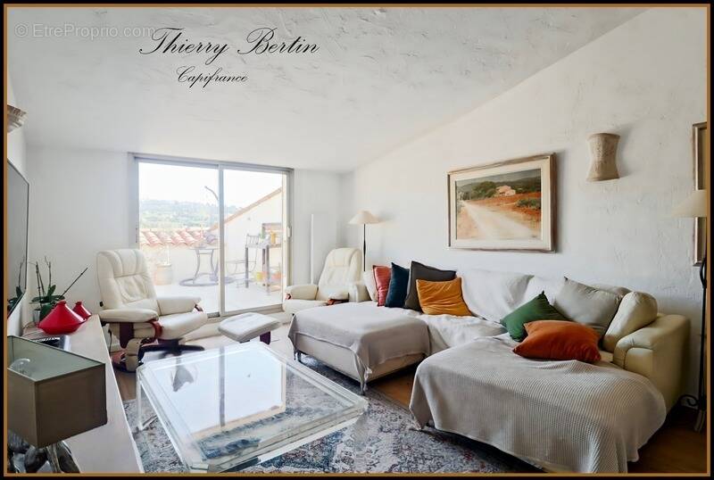 Appartement à LA COLLE-SUR-LOUP