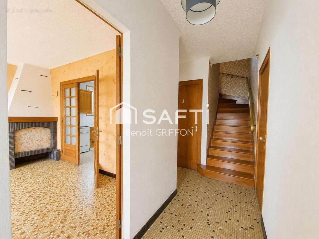 Photo 6 - Maison à LA ROMAGNE