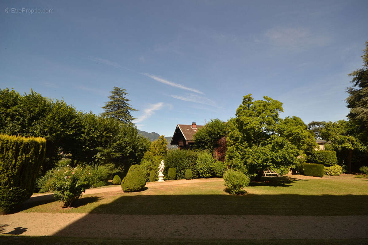 Aix Les Bains, T4 de 178 m² dans un ancien palace - photo 10