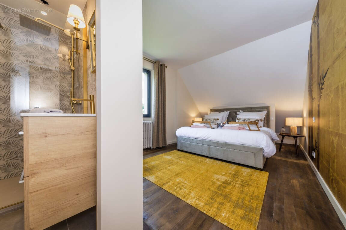 Maison à SEGUR-LE-CHATEAU