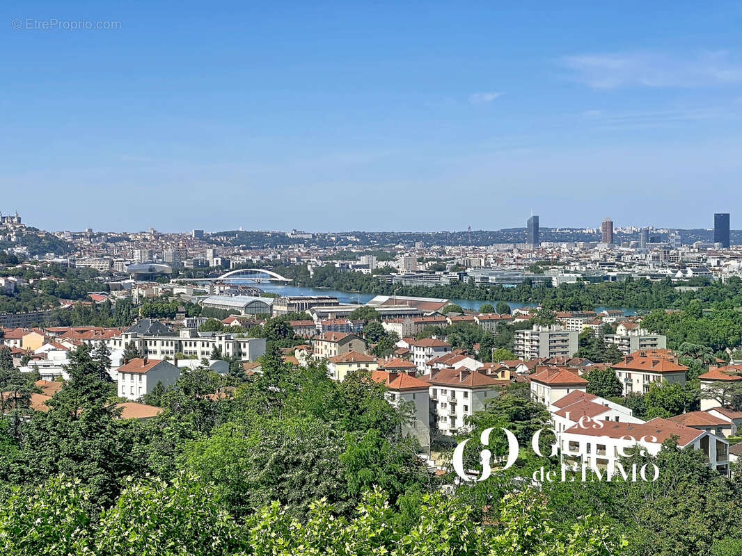 Oullins -T3 - Balcon - Vue imprenable sur Lyon - photo 8