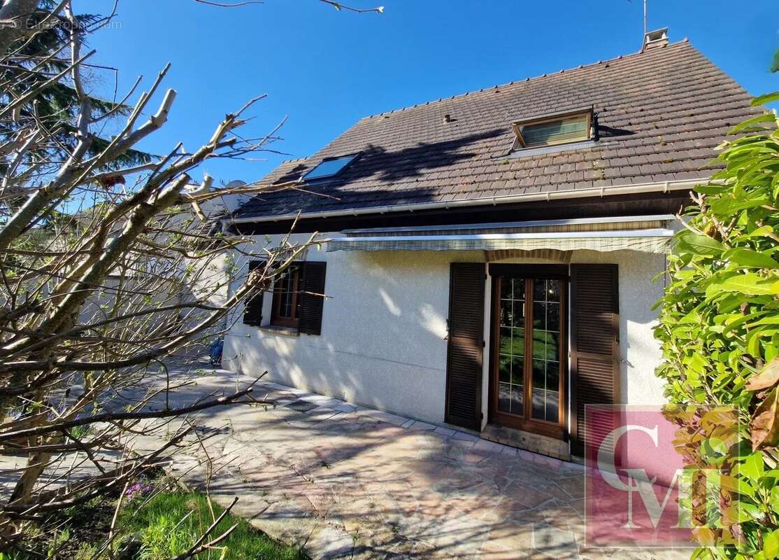 Maison à BRUYERES-LE-CHATEL