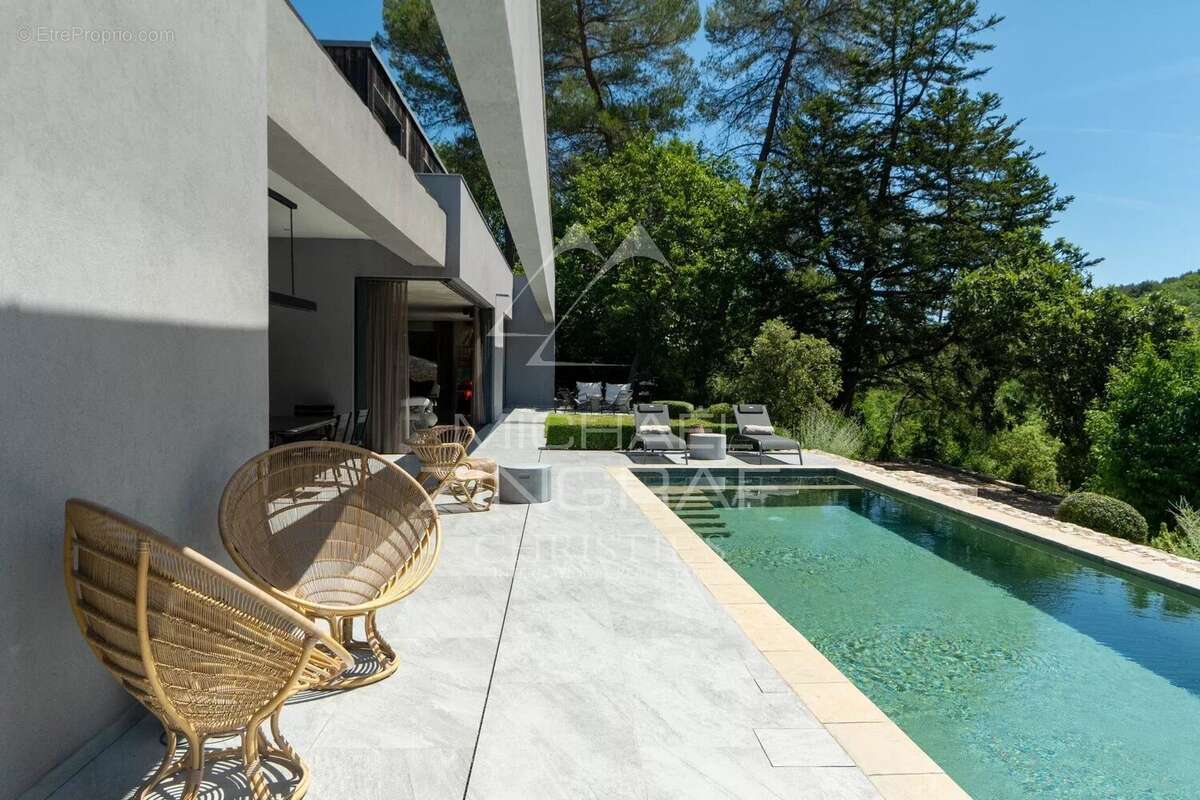 Maison à VALBONNE