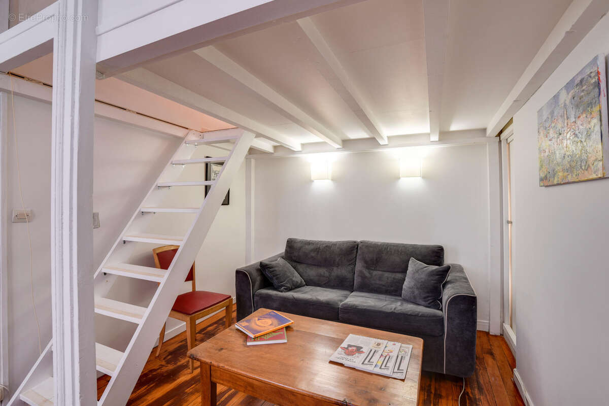 T2 bis - prox place morel - 70 m2 - photo 3