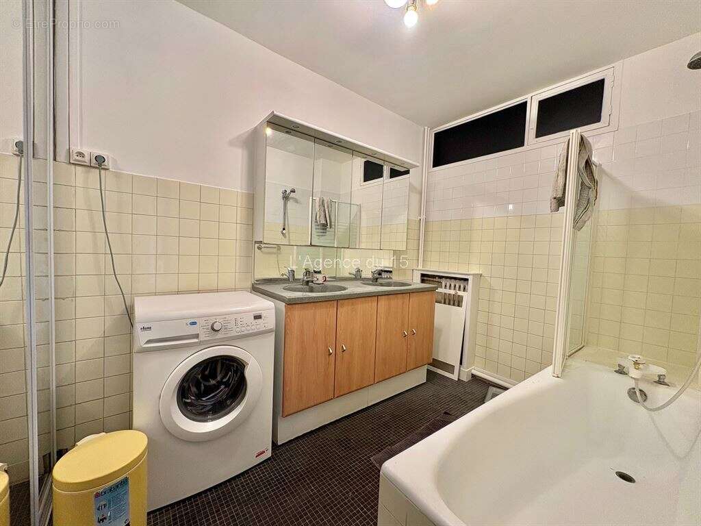 Appartement à PARIS-15E