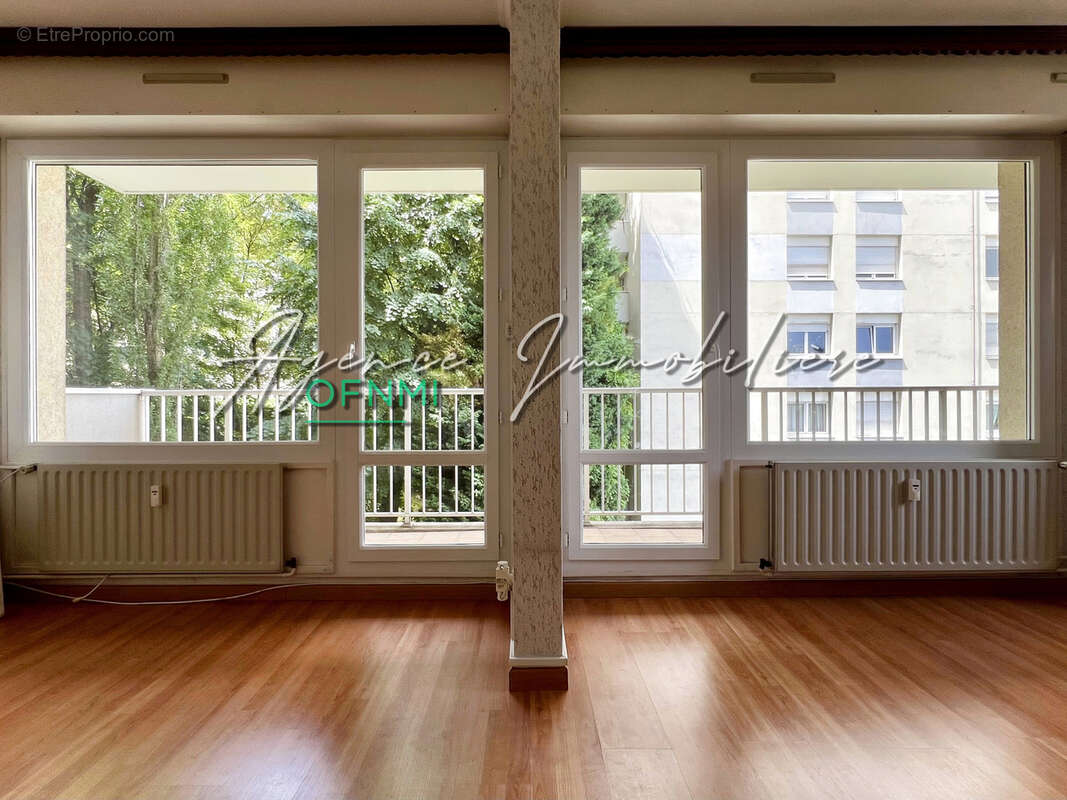 Appartement à SAINT-ETIENNE