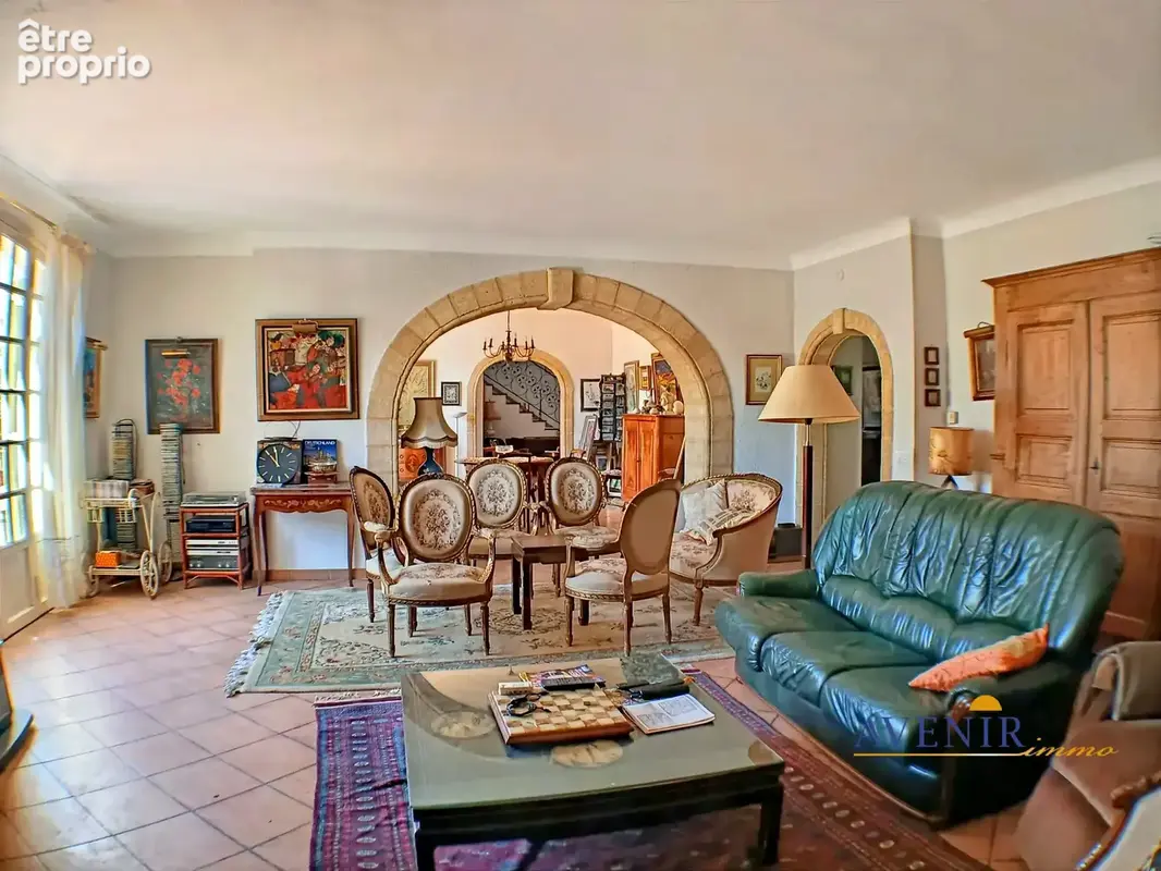 Maison 6 pièces 288 m² à vendre à Allauch (13190) - photo 3