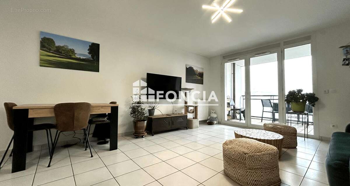 Appartement à VILLE-LA-GRAND