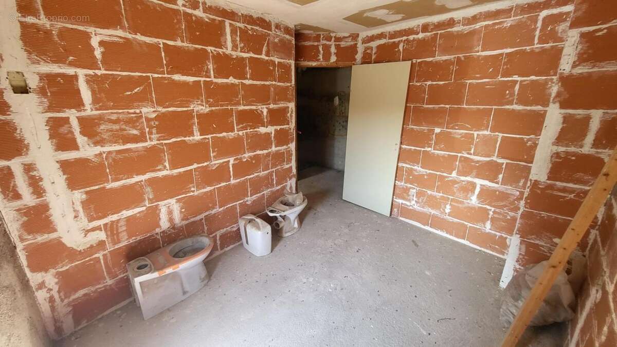 Belle opportunité d'investissement avec cette maison de ville au coeur d'Alban - photo 8