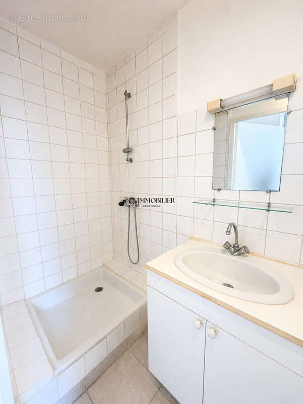 Appartement 26 m² à Saint-Etienne  - photo 3