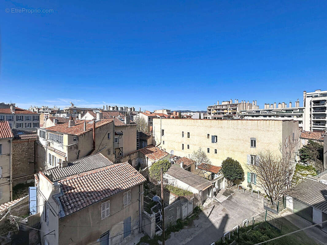 Appartement à MARSEILLE-5E