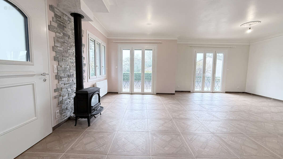 Maison à MONTPON-MENESTEROL