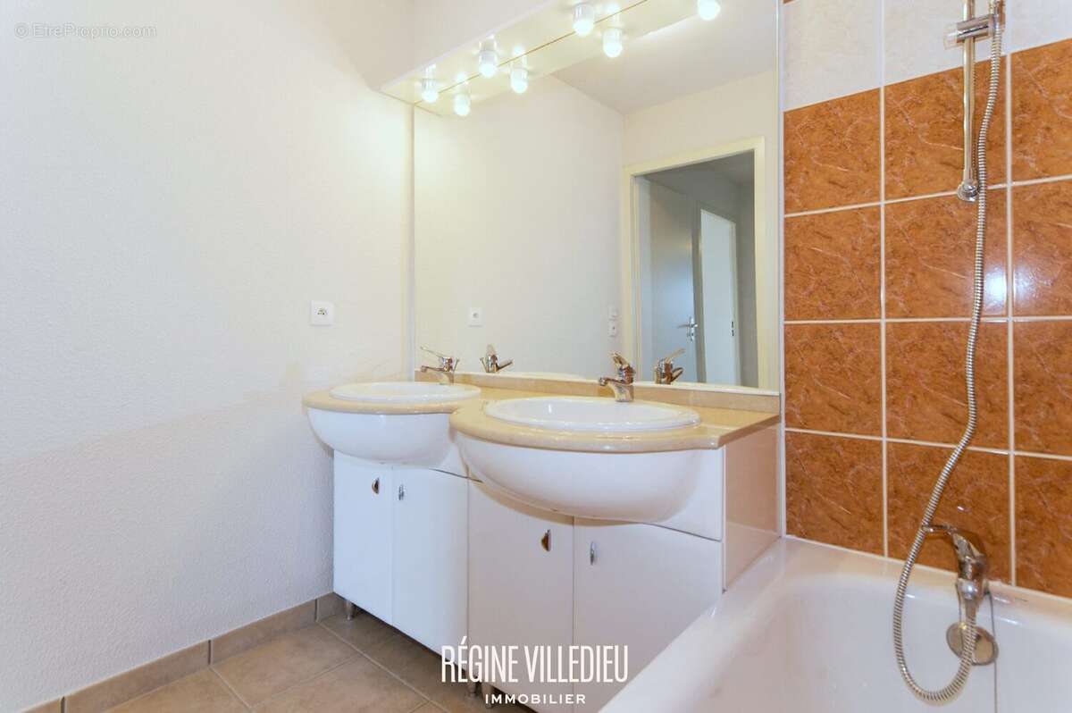 Appartement à TOURLAVILLE