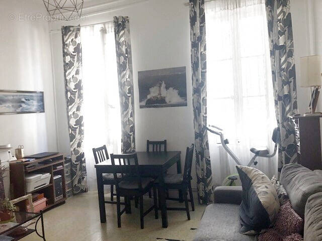 Appartement à MARSEILLE-6E