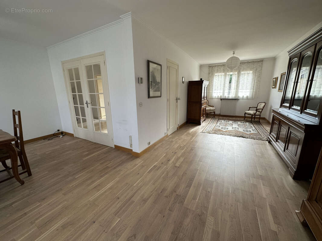 Maison à BURES-SUR-YVETTE