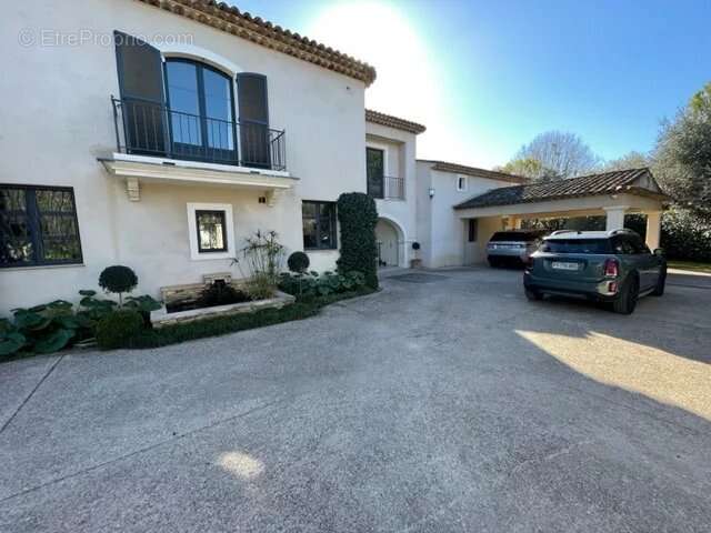 Maison à MOUGINS